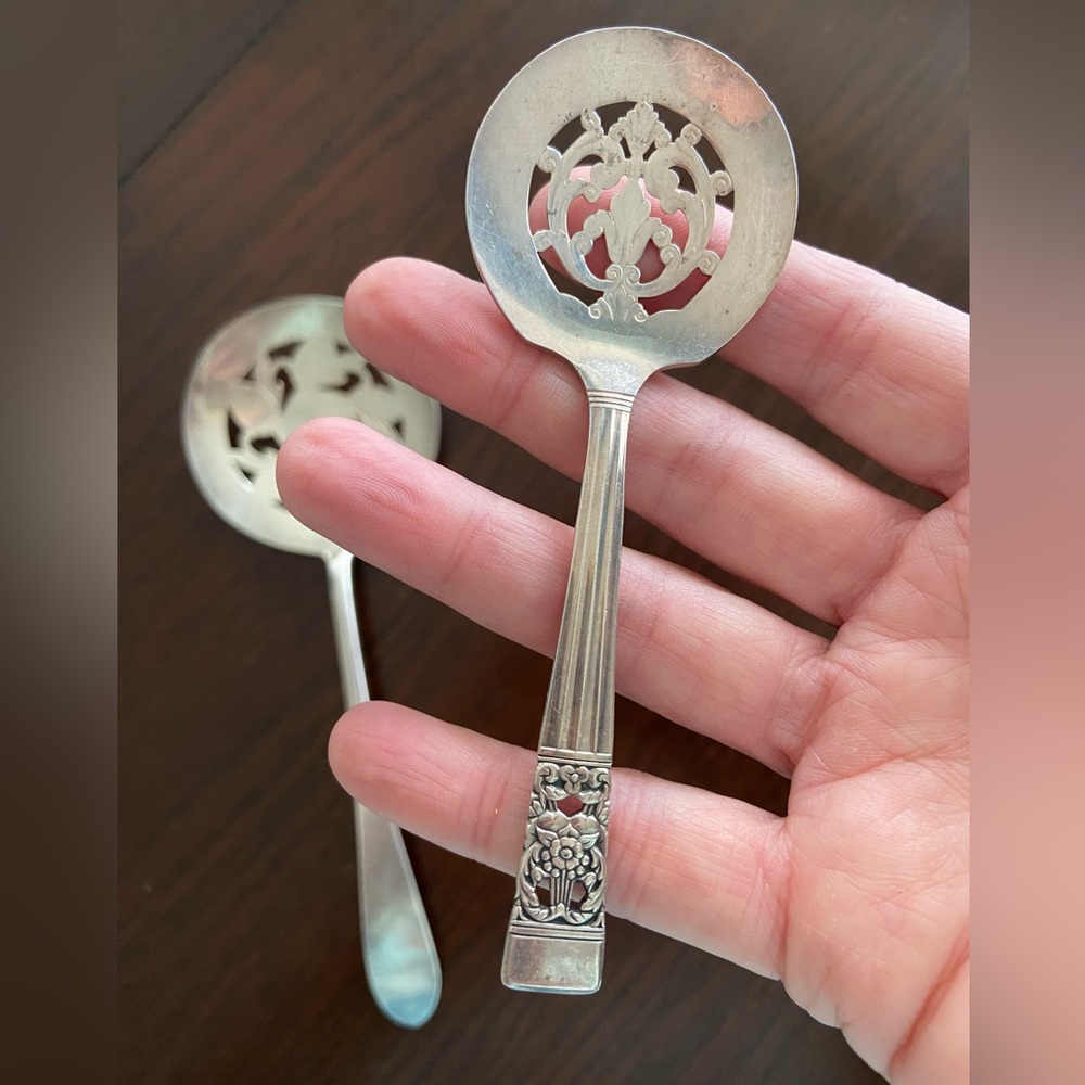 ORIGINAL ROGERS c1960 HUTTON PATTERN SILVERPLATED TOMATO SERVER & Bon Bon Serve - Picture 8 of 8